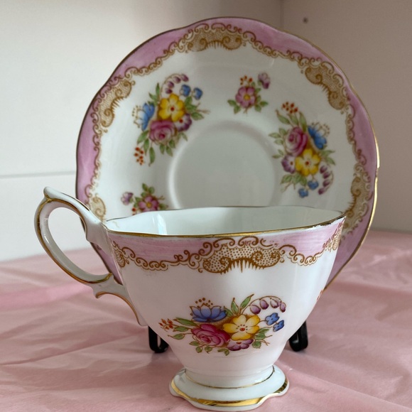 Rare Royal Albert Tea Set with a Pink Border, Scrollwork and Floral Sprays - Picture 7 of 9